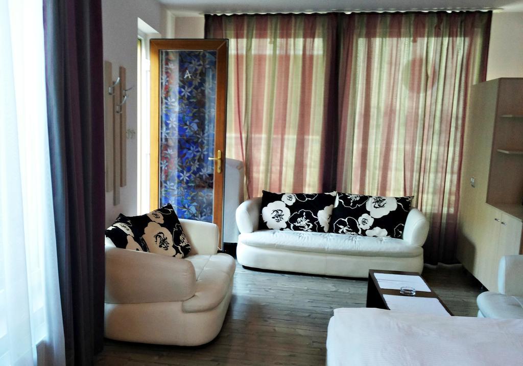 Lucas 10 Apartments Κλουζ-Ναπόκα Εξωτερικό φωτογραφία