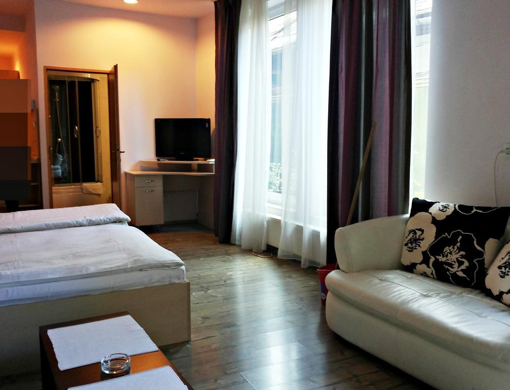 Lucas 10 Apartments Κλουζ-Ναπόκα Δωμάτιο φωτογραφία