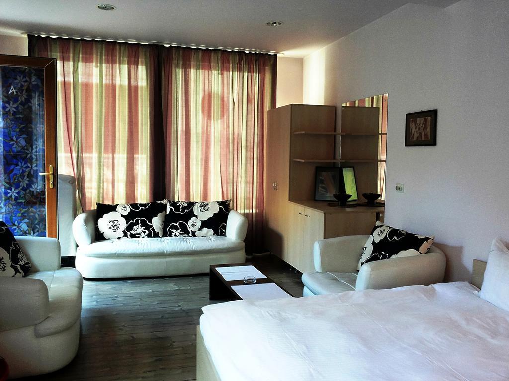 Lucas 10 Apartments Κλουζ-Ναπόκα Δωμάτιο φωτογραφία