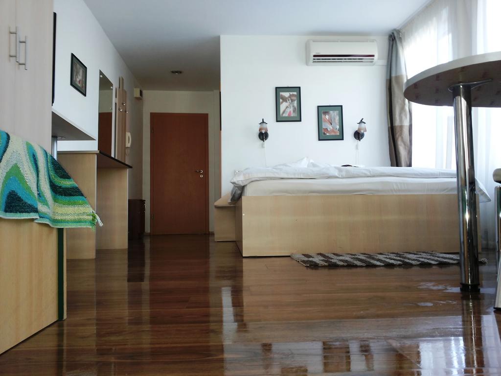 Lucas 10 Apartments Κλουζ-Ναπόκα Δωμάτιο φωτογραφία